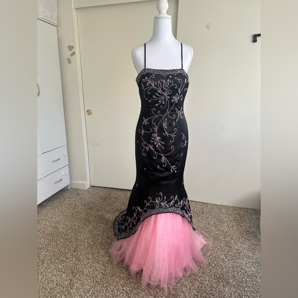 Marsoni Elegant Black Maxi Dress with Pink Details